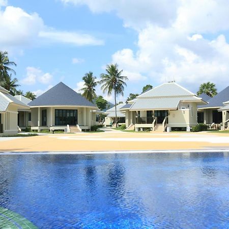 Wis Beach Khanom Exteriér fotografie