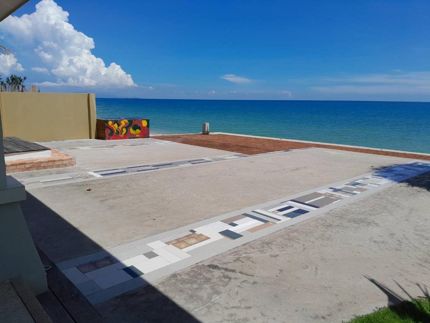 Wis Beach Khanom Exteriér fotografie