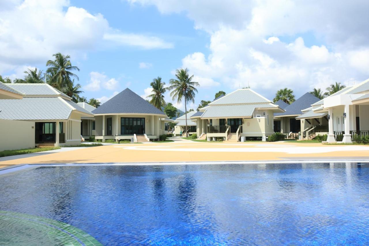 Wis Beach Khanom Exteriér fotografie